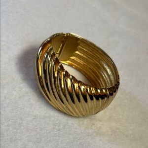 Chic Gold Women's Bracelet